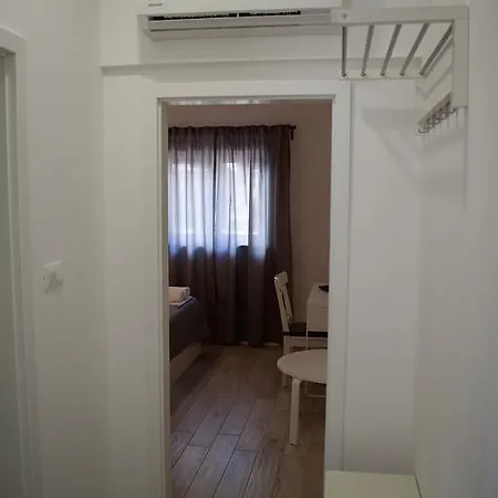 Pinery Apartment Makarska